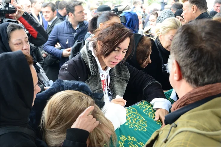 Mezdeke dansçısı Aynur Kanbur son yolculuğuna uğurlandı