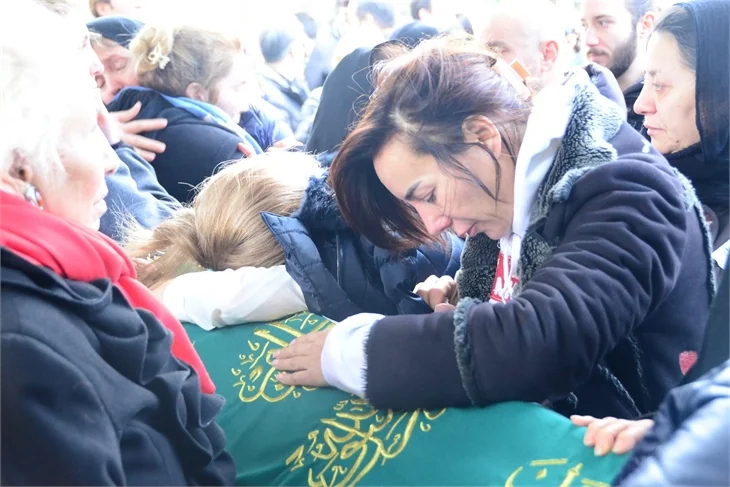 Mezdeke dansçısı Aynur Kanbur son yolculuğuna uğurlandı