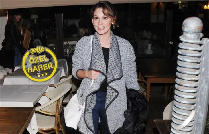 Farah Zeynep Abdullah 11 saat aynı mekanda kaldı!