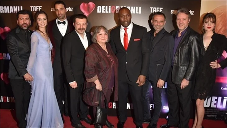 Birce Akalay eşiyle kavga ettiği iddialarına cevap verdi