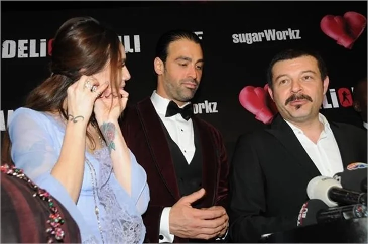 Sarp Levendoğlu ve Birce Akalay 'Deliormanlı' fiminin galasında kavga etti