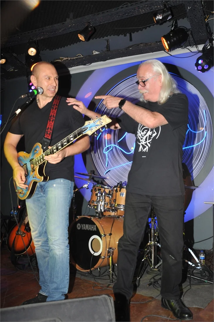 Boynuz kulağı geçti
