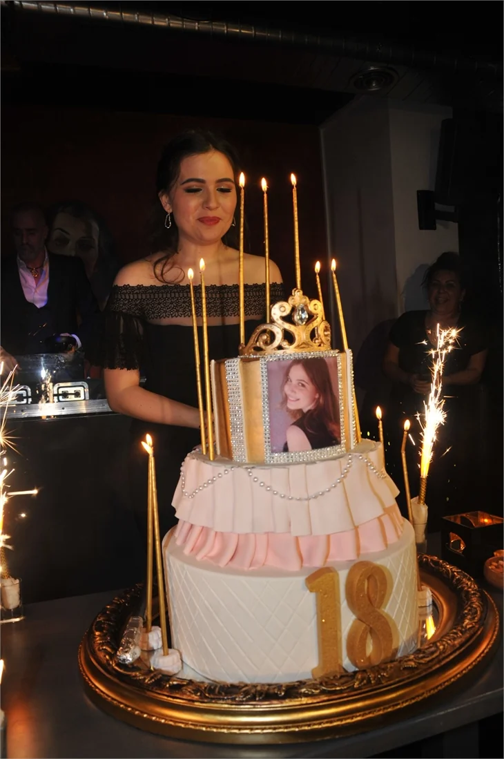 Elif Engin'in 18. yaşına özel parti