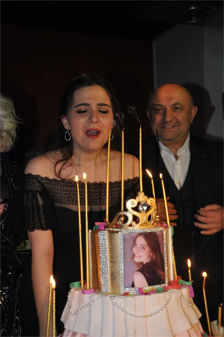 Elif Engin'in 18. yaşına özel parti