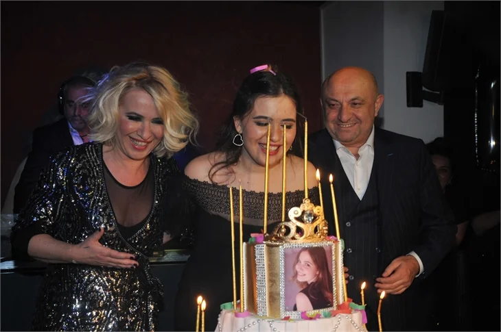 Elif Engin'in 18. yaşına özel parti