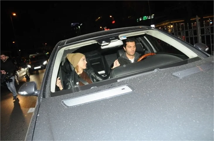 Meryem Uzerli sevgilisi Alp Özcan'la el ele görüntülendi