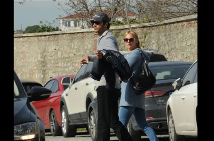 Meryem Uzerli sevgilisi Alp Özcan'la el ele görüntülendi