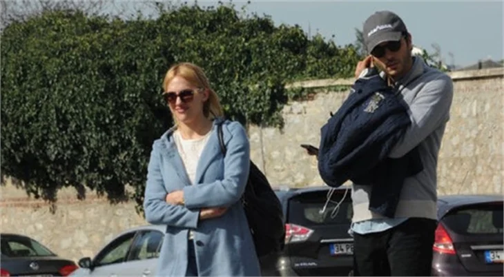 Meryem Uzerli sevgilisi Alp Özcan'la el ele görüntülendi