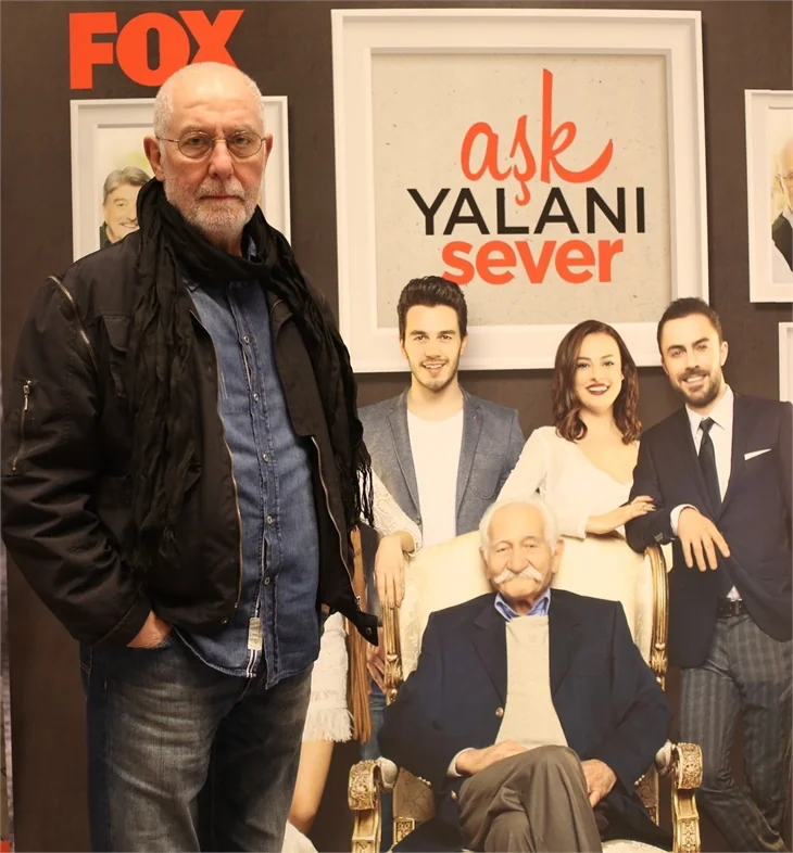 “Aşk Yalanı Sever”in tüm bölümünü tam kadro birlikte izledi!