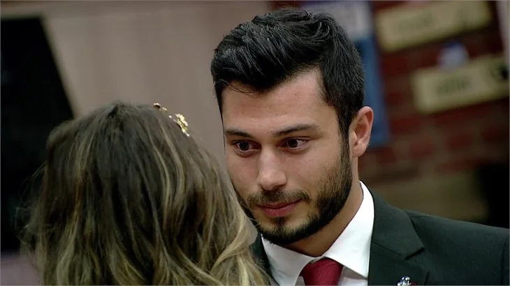 Kısmetse Olur'da Emre'den Hazal'a sürpriz teklif