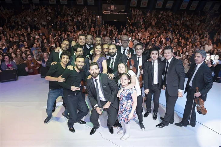 Sibel Can tüm yasakları deldi