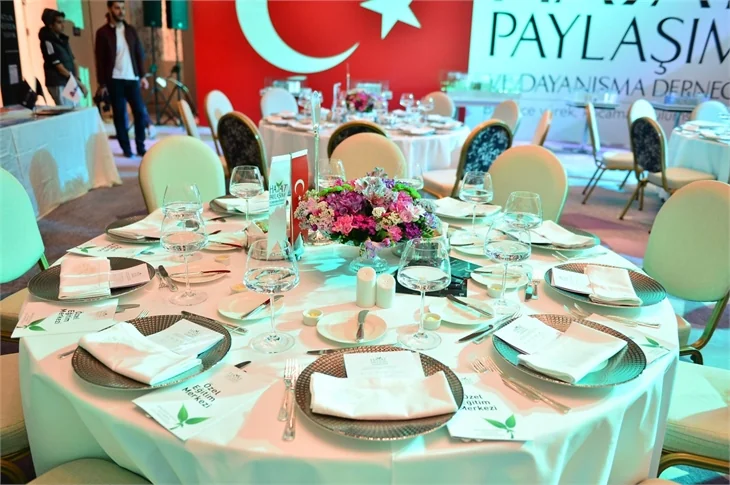 Özel Eğitim ve Rehabilitasyon Merkezi için düzenlenen yemekten 1 milyon lira gelir elde edildi!