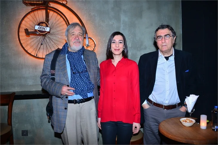 Ünlüleri bir araya getiren davet!