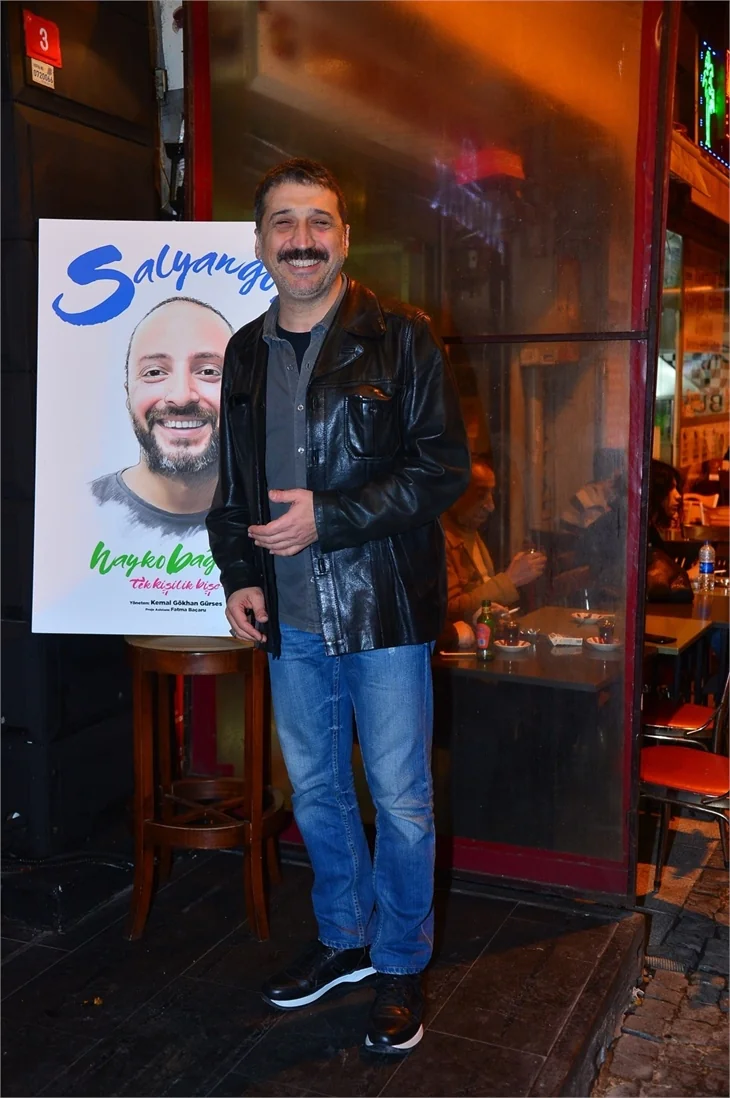 Ünlüleri bir araya getiren davet!