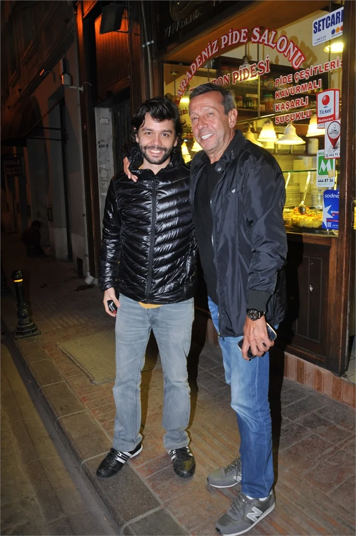Celal Çapa ve oğlu Emre Çapa'nın yemek keyfi!