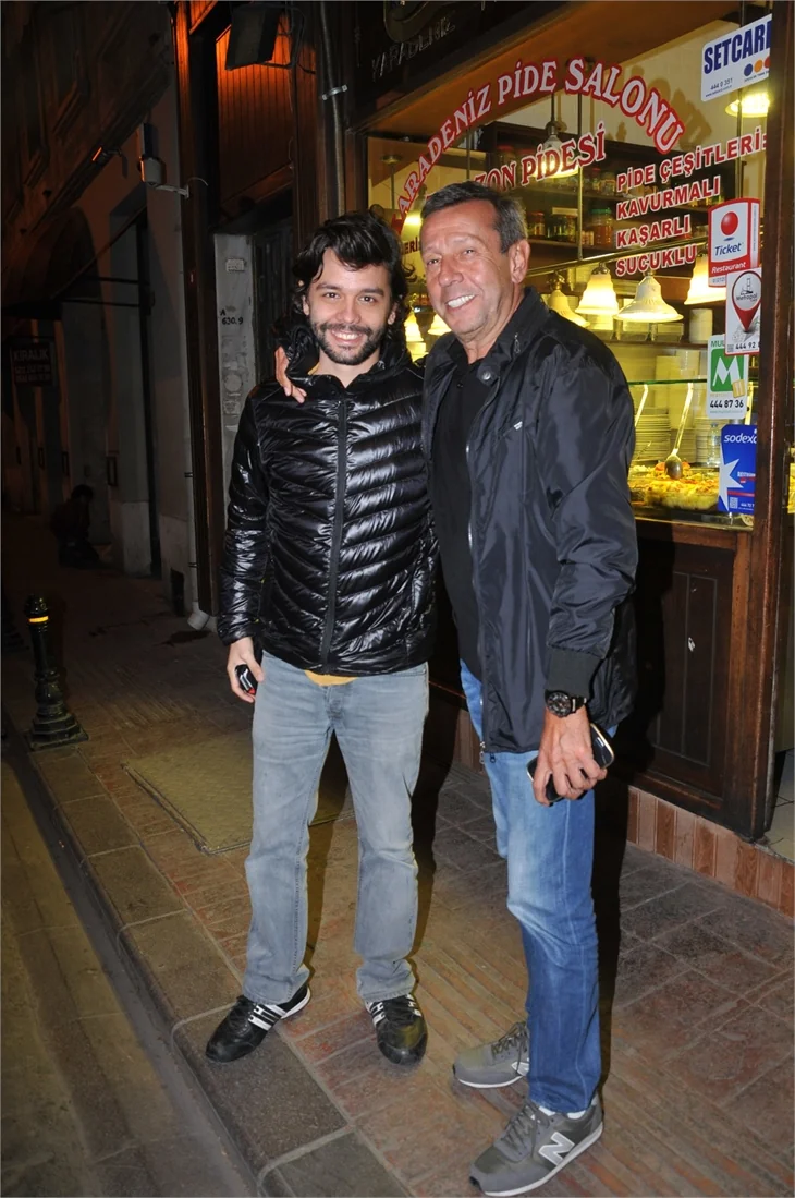 Celal Çapa ve oğlu Emre Çapa'nın yemek keyfi!