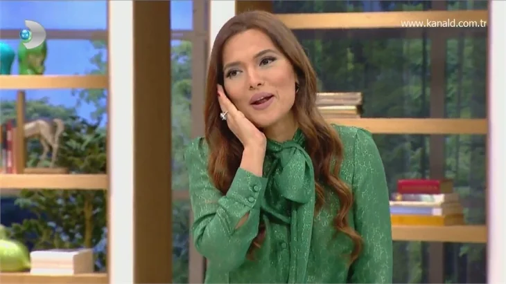 Demet Akalın: Kocamdan utanıyorum size saygı gösterdiği için!