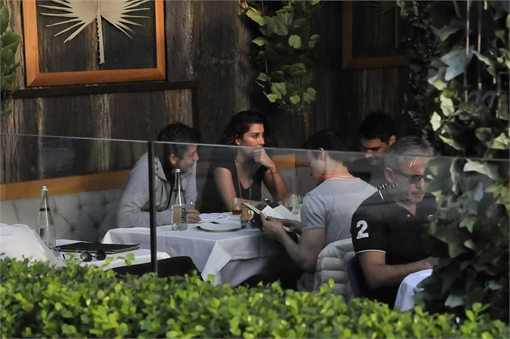 Deniz Akkaya ve Murat Varol'un kahve keyfi!