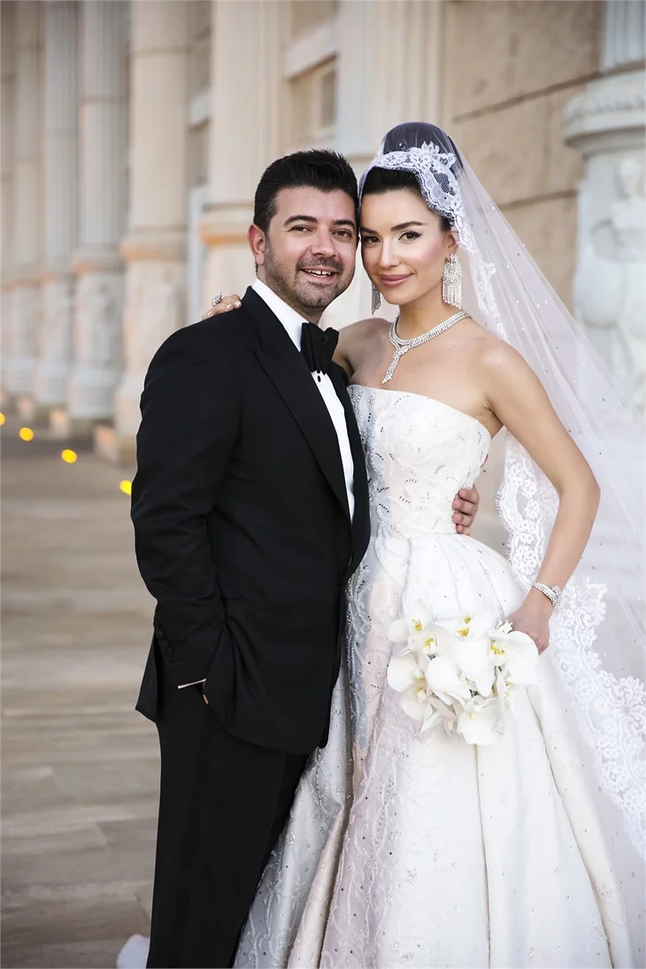 Kıbrıs'ta muhteşem düğün! Tuğana–Doruk Kaya çifti evlendi!