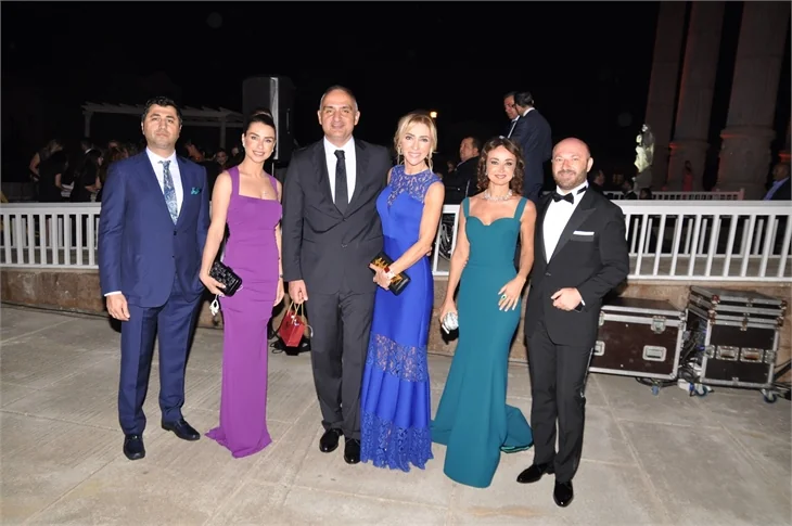 Kıbrıs'ta muhteşem düğün! Tuğana–Doruk Kaya çifti evlendi!