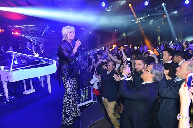 Ajda Pekkan ve ENBE Orkestrası'ndan müthiş konser!