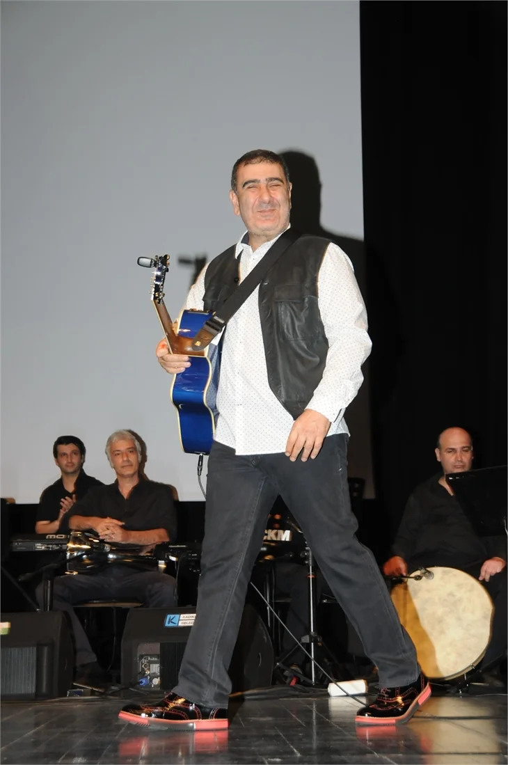 "Bir Dileğim Var" grubuna ünlülerden büyük destek!