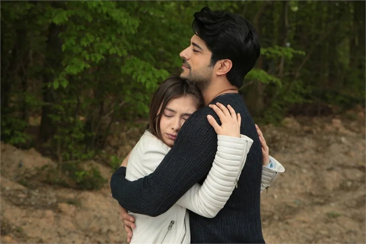 Kara Sevda'da aşıklar firarda!