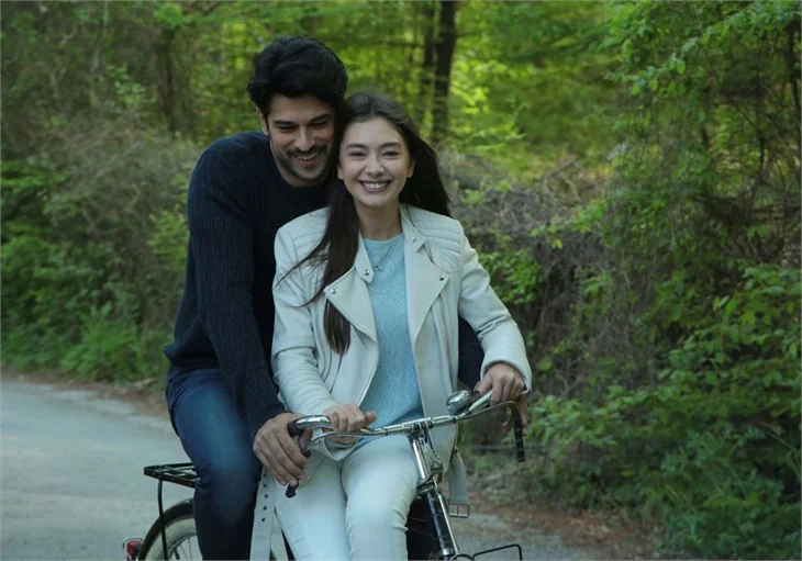 Kara Sevda'da aşıklar firarda!