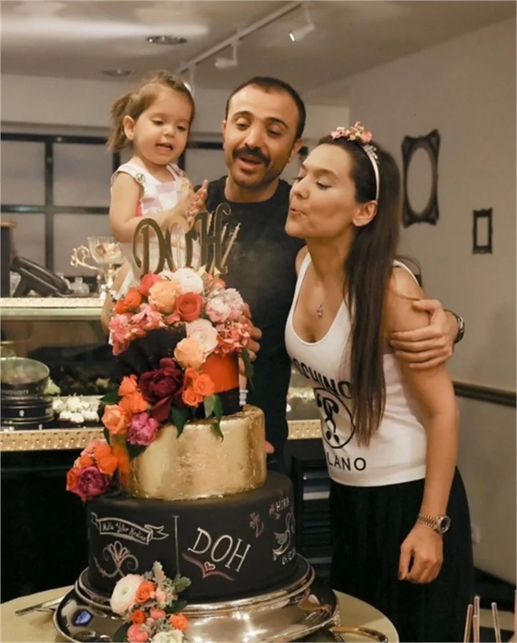 Demet Akalın'a doğum günü sürprizi!