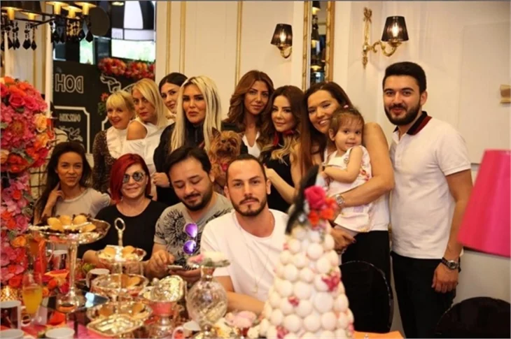 Demet Akalın'a doğum günü sürprizi!