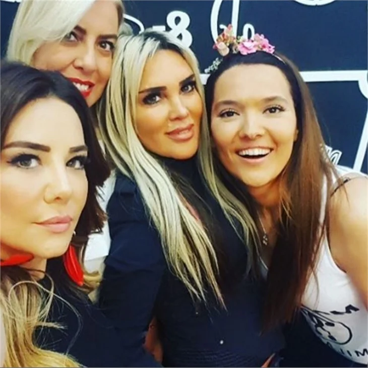 Demet Akalın'a doğum günü sürprizi!
