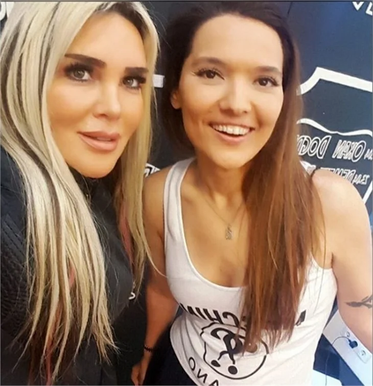 Demet Akalın'a doğum günü sürprizi!