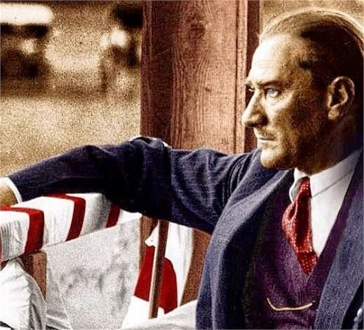 Ünlülerin 23 Nisan Ulusal Egemenlik ve Çocuk Bayramı paylaşımları