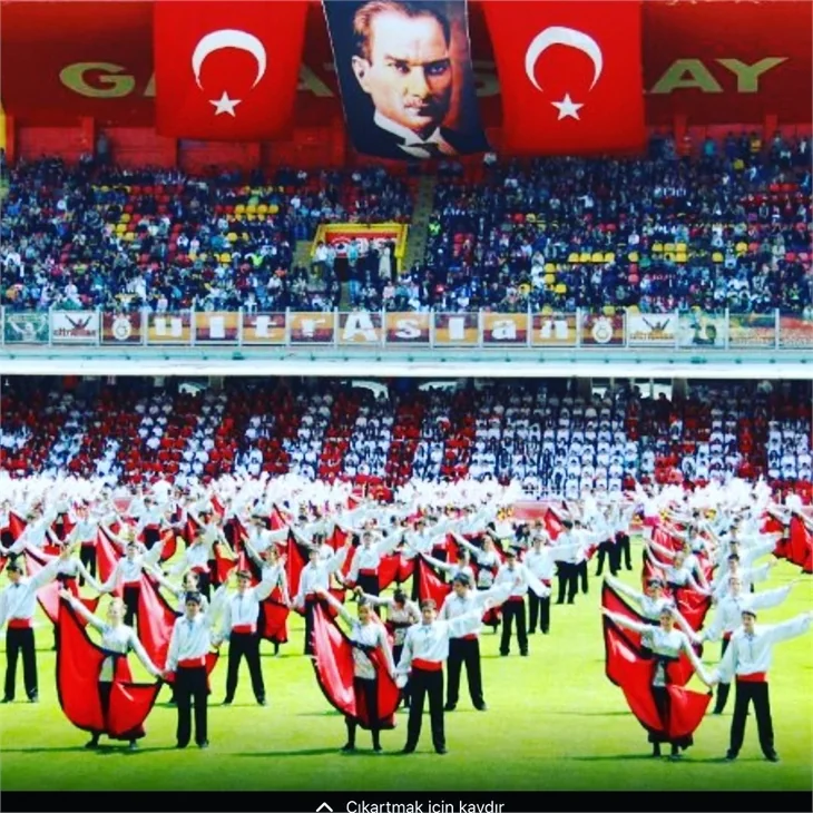 Ünlülerin 23 Nisan Ulusal Egemenlik ve Çocuk Bayramı paylaşımları
