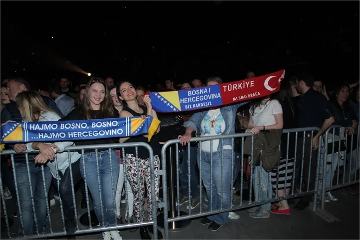 Dünyaca ünlü şanatçı Dino Merlin, Türkiye'ye sabır diledi!