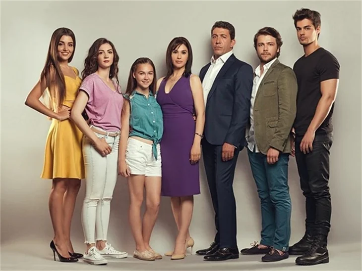 Emre Kınay ile Evrim Alasya aşk yaşıyor