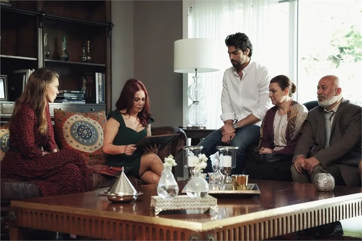 Kış Güneşi'nde Efe ile Seda nikah masasında!