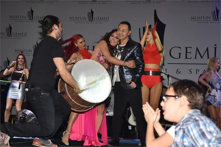 Serdar Ortaç: Chloe öpüşse televizyonu kapatırım