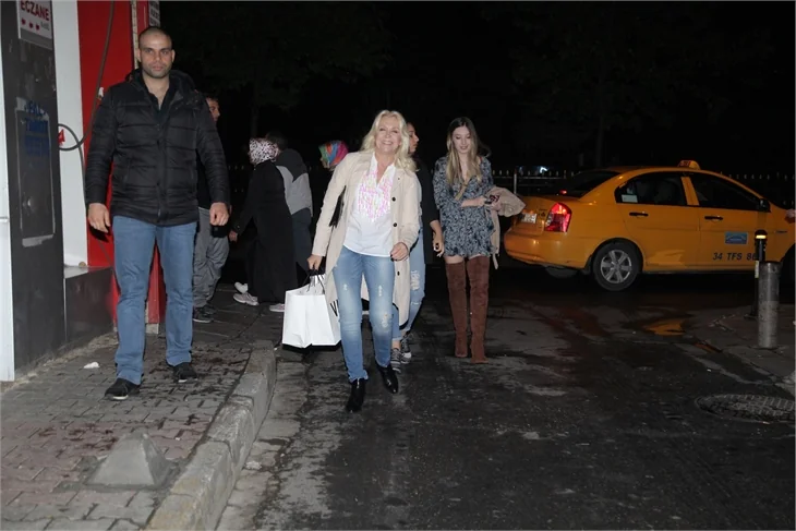Kiralık Aşk birarada! Onur Büyüktopçu'nun doğum gününü kutladılar!