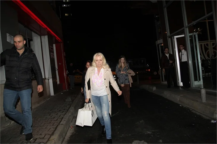 Kiralık Aşk birarada! Onur Büyüktopçu'nun doğum gününü kutladılar!