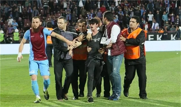 Trabzonspor-Fenerbahçe maçında olay dünya medyasında manşet oldu!