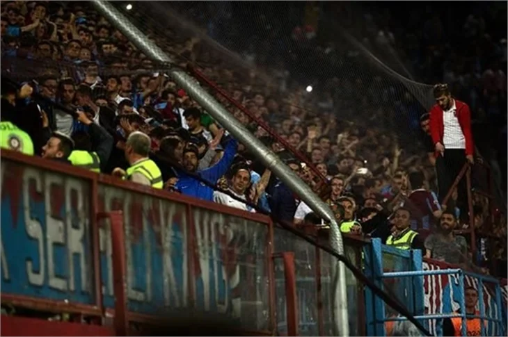 Trabzonspor-Fenerbahçe maçında olay dünya medyasında manşet oldu!