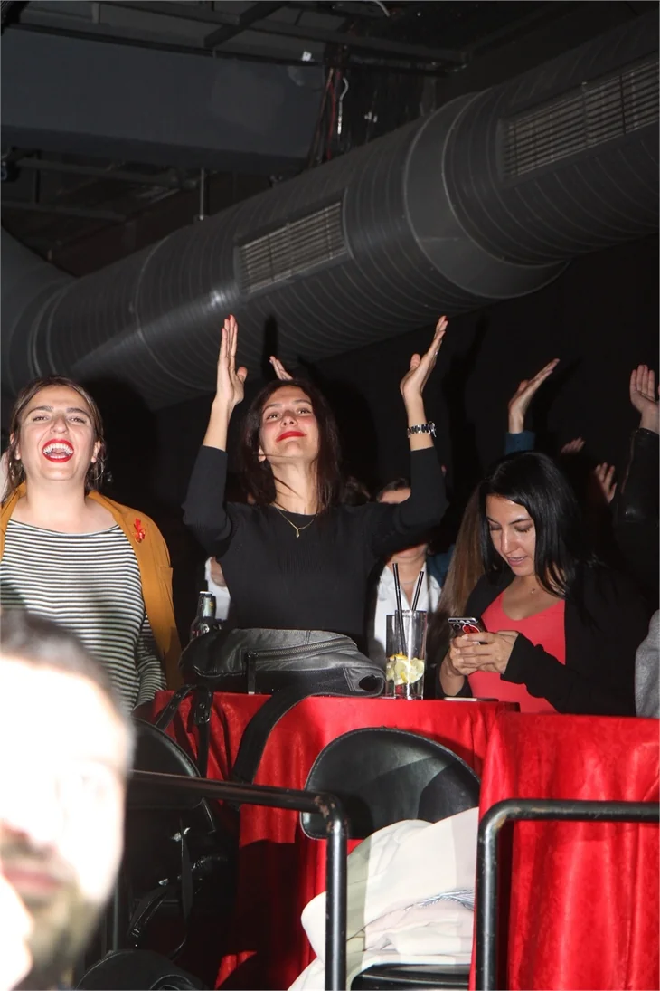 Kansere karşı şarkı söylediler!