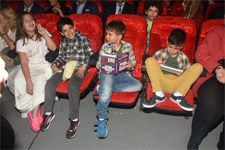 Gülben Ergen: Eve gidince yine pijamalarımızı giyip oturacağız