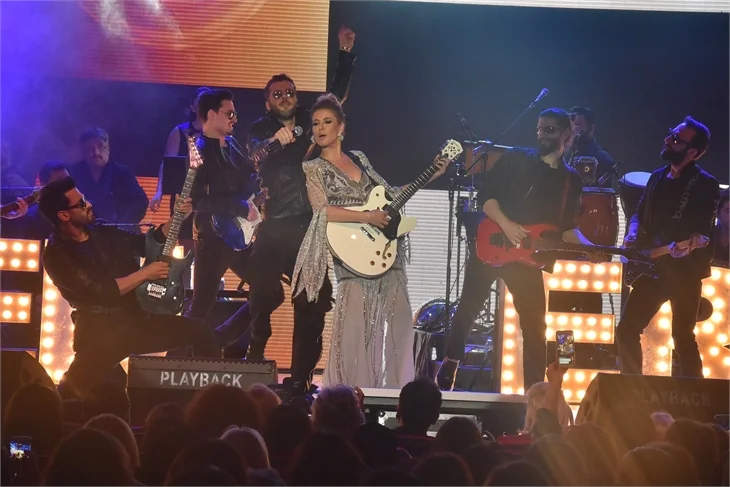 Gülben Ergen: Eve gidince yine pijamalarımızı giyip oturacağız