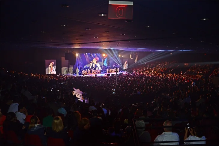Gülben Ergen'den Bostancı'da unutulmaz konser!