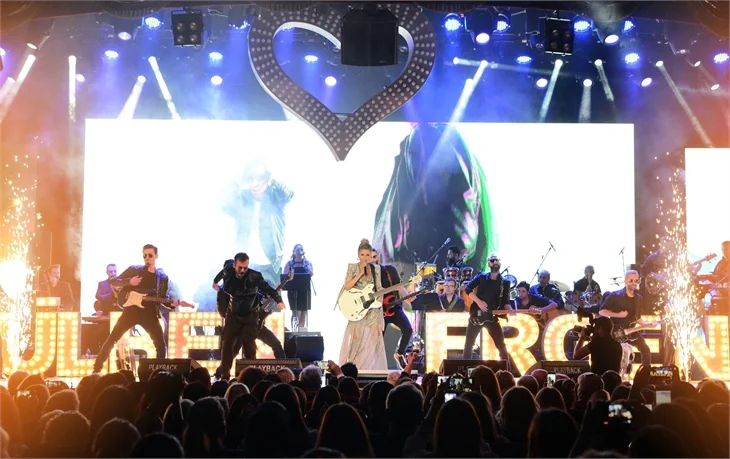 Gülben Ergen'den Bostancı'da unutulmaz konser!