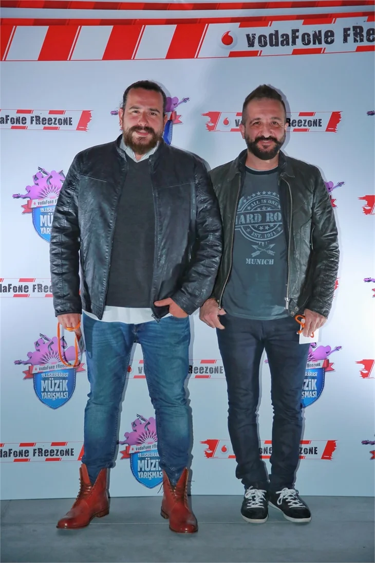 Liseler arası müzik yarışmasına ünlü akını!