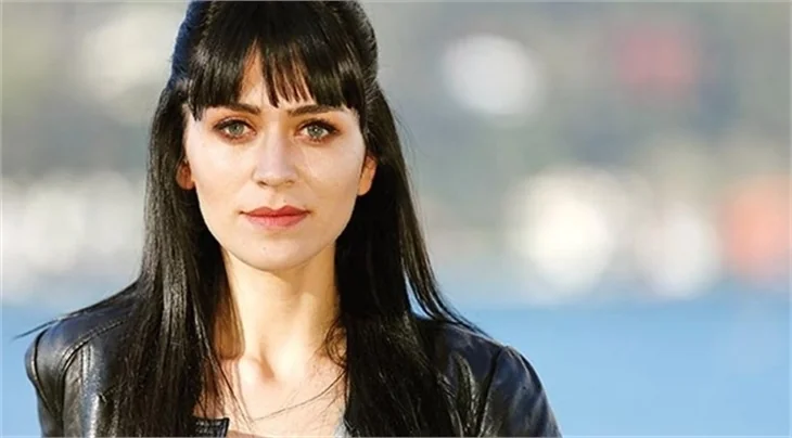 Hazal Türesan: Demet Evgar'ı çok seviyorum