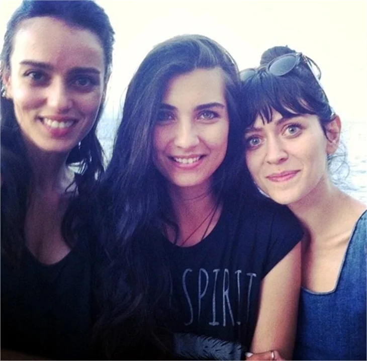 Hazal Türesan: Demet Evgar'ı çok seviyorum